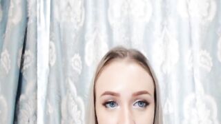 Beauty Bombshell Women Having Fun Her Cunt On Cam