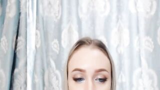 Beauty Bombshell Women Having Fun Her Cunt On Cam