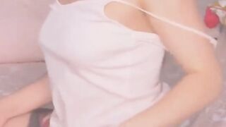 Blonde sluts Plays Her Tight Vagina