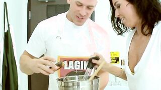 Brazzers - Gigantic Tit Cop Audrey Bitoni wants 2 Donnuts with a