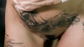 Chorreándose En El Trabajo - Brazzers
