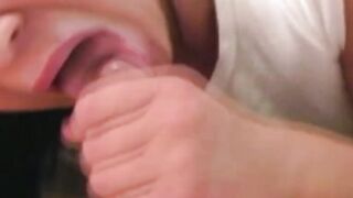 Hot stepsister offer an irresistible Bae blowjob in POV