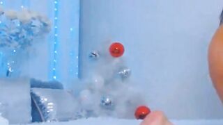 Bae Dark Haired chick Fucking Her Pussy With Dildo