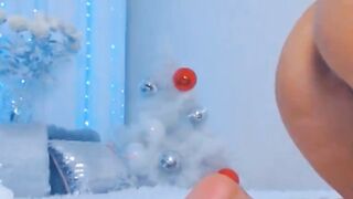 Bae Dark Haired chick Fucking Her Pussy With Dildo