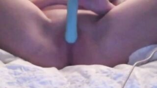 Milf Angela's relaxed morning masturbation