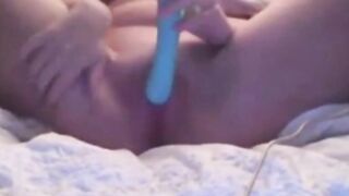 Milf Angela's relaxed morning masturbation