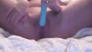 Milf Angela's relaxed morning masturbation