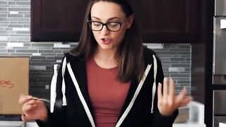 Brazzers - Huge Boobed milf Richelle Ryan Gets a Vulgar Young