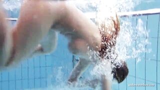 Zuzanna swims naked and turned on in the pool