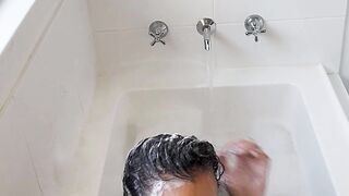 Asian teen masturbated during hot bath