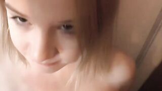 Cutie date loves getting cum over herself