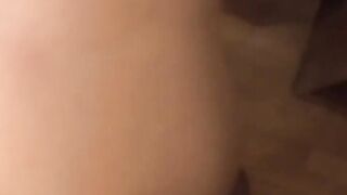 Cutie date loves getting cum over herself
