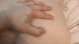 Cutie date loves getting cum over herself
