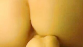 Latina mom with curvy ass bouncing on dildo