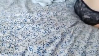 Naughty Chick loves dildoing her pussy
