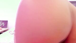 Brunette Loves Fucking Her Butt Hole