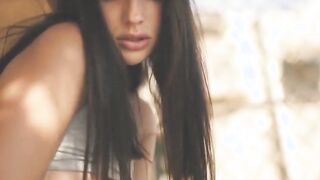 Uninhibited natural Beauty masturbates outdoors on her vacation