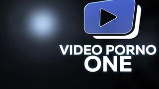 Une blonde et une brune pour une orgie hard et