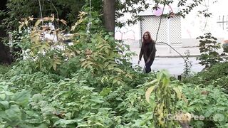 Redheaded Bae Pisses Long And Hard Inside Trees