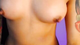 Tattooed Woman Extremely Fuck Her Pussy