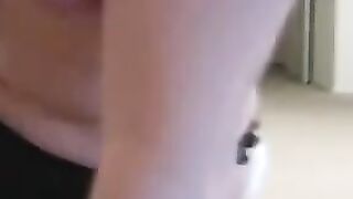 Stunning hoe masturbates penis