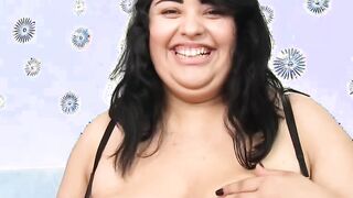 Fat women Paige Jenson uses a sex toy