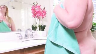 Naughty Tub With Fat Stunner Luna Storm