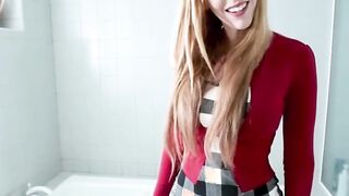 PervMom - Bombshell Red Haired Mom Returns The Favor By Letting