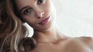 Petite Latin MILF shows amazing body