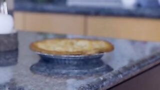 Moms Bae Pie - S7:E1