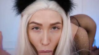 Sexy BLONDE with a Stunning Body Sucks a