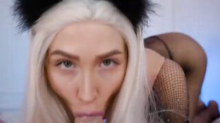 Sexy BLONDE with a Stunning Body Sucks a