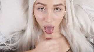 Sexy BLONDE with a Stunning Body Sucks a