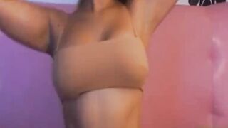 Bae Dark Hair sexy Pussy Masturbation On Cam