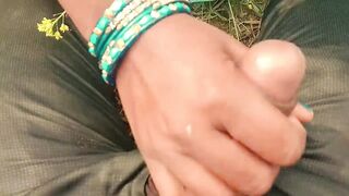 सरसो के खेत मे पकड़ के चोद दिया कमिने ने