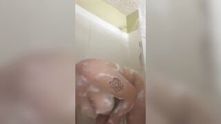 Spying on Beauty 19 Year Mature Daughter into the shower