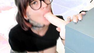 Tattooed Woman slides Her Fingers deep into Her Wet Pussy