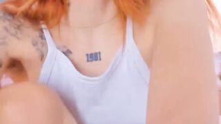 Endearing Babe Fucks Her Creamy Pussy