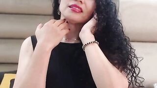 Mature amateur Latina lady masturbates on webcam