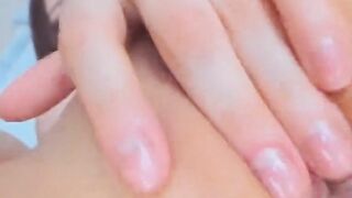 Bae Bombshell Finger Plays Her Hole