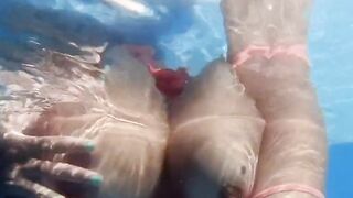 Big Ass Cunt With Mouth Give A ORAL SEX Inside The Pool