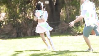 Creampie couple goes on a sensual picnic outdoors