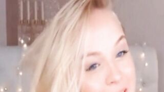Blonde sexy With Incredible Sexy Face Banging Her Holes
