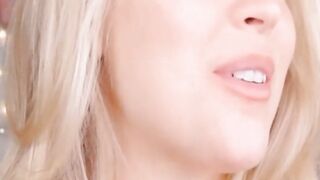 Blonde sexy With Incredible Sexy Face Banging Her Holes