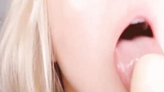 Blonde sexy With Incredible Sexy Face Banging Her Holes