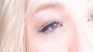 Blonde sexy With Incredible Sexy Face Banging Her Holes