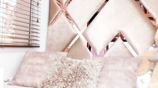 Busty Latina masturbates in sunny bedroom on webcam