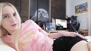 Creaming Her Smooth Snatch - Shina Ryen & Ryen two