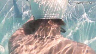 Lidia Skukoha masturbates in the swimming pool