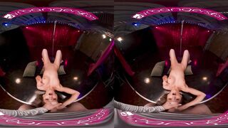 VRBangers-Slim 18 year old Paige Owens Show's her slut skills on and